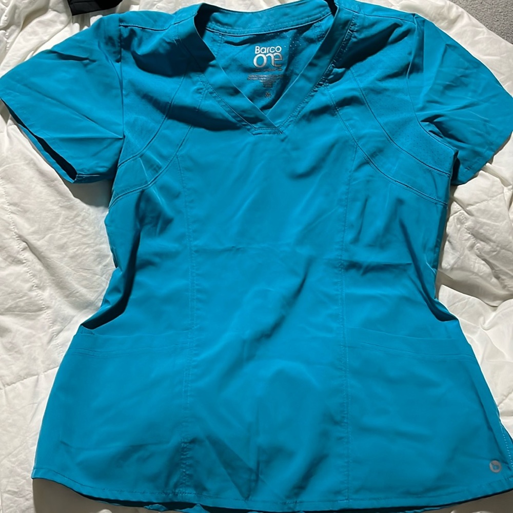 Barco one scrub set smoke free home only worn once